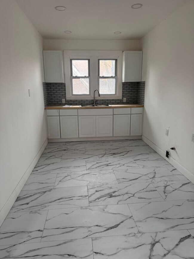 Foto del edificio - 13944 Winthrop St