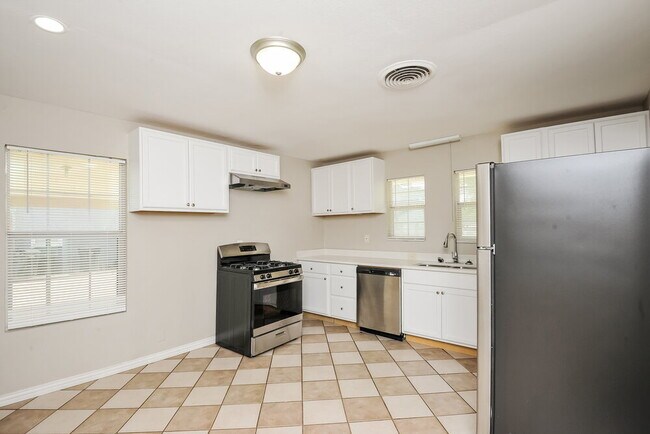 Foto del edificio - 4229 Frazier Ave