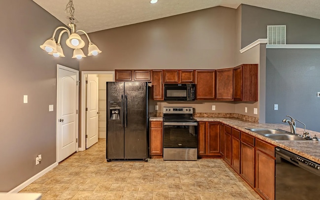 Building Photo - 2403 Cushing Dr