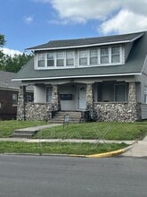 Building Photo - 110 W Lindburg St