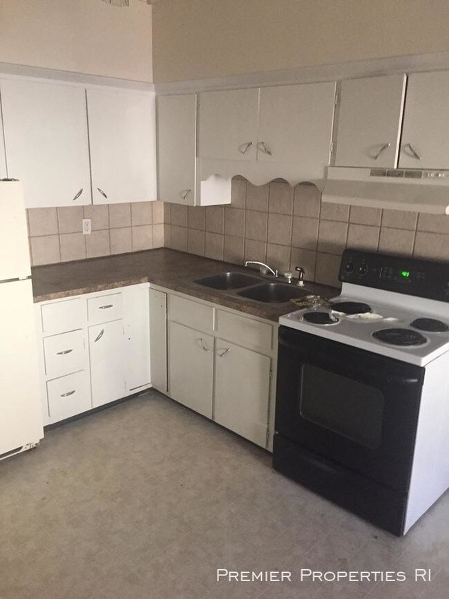 Foto del edificio - 2 bedroom in Woonsocket RI 02895