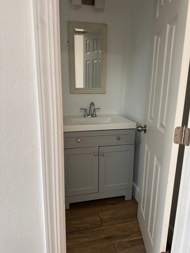 Foto del edificio - 283 McCreery Ave