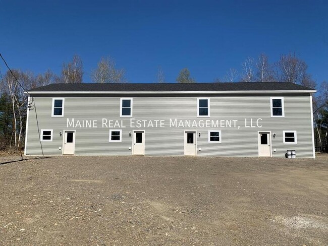 Foto del edificio - 599 Pine Tree Rd