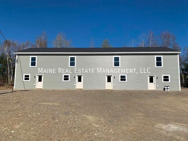 Foto del edificio - 599 Pine Tree Rd