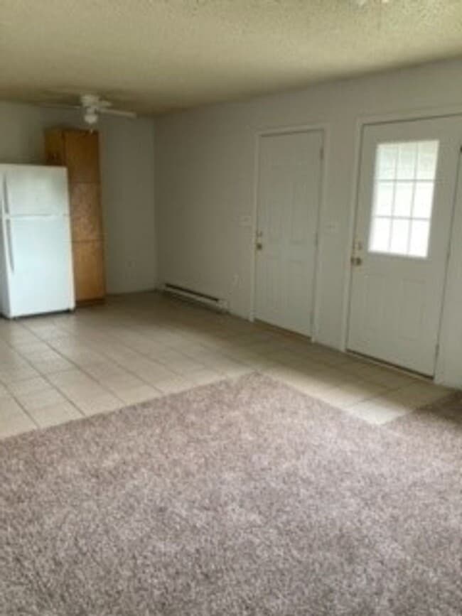 Building Photo - 3 Bedroom, Single-story Townhomes for rent...