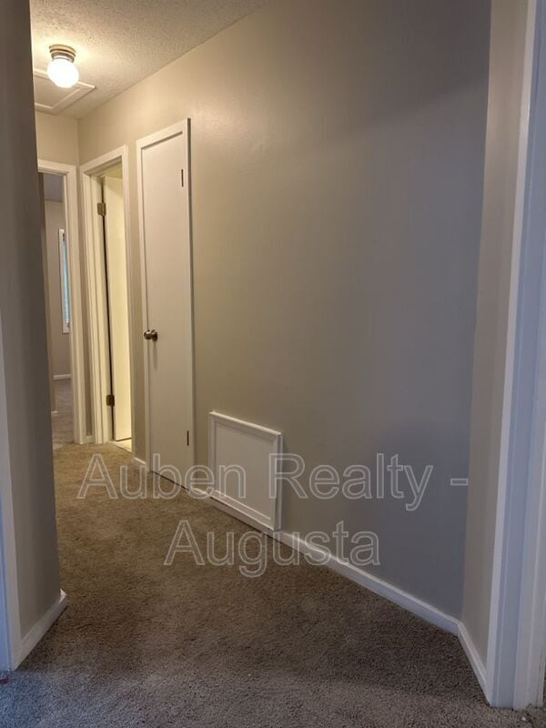 Foto del edificio - 3208 Summerchase Cir