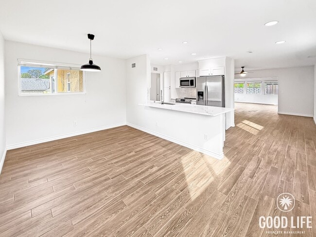 Building Photo - Upgraded 3BR/2BA Home with Garage, Driveway & Large Backyard – Paradise Hills!