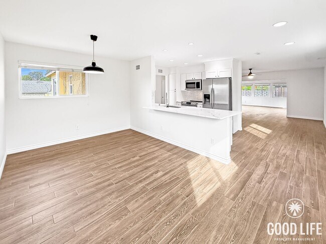 Foto del edificio - Upgraded 3BR/2BA Home with Garage, Driveway & Large Backyard – Paradise Hills!