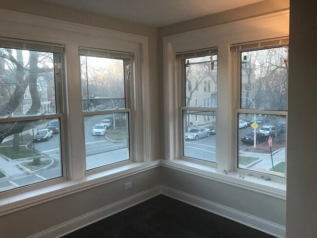 Foto del edificio - 5669 N Magnolia Ave