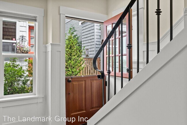 Foto del edificio - 2 br, 1.5 bath House - 2521 30th Ave S Unit B