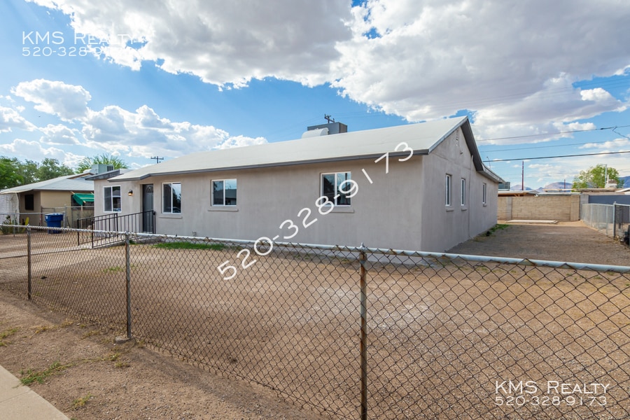 3033 E Rickey Vista, Tucson, AZ 85713