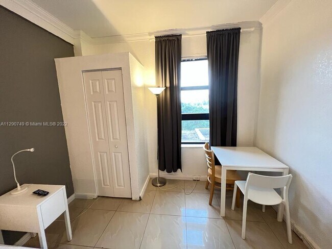 Foto del edificio - 101 N Ocean Dr