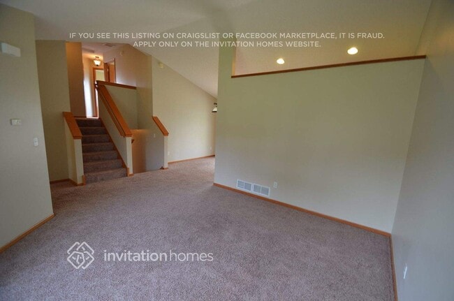 Building Photo - 26678 Oakridge Way