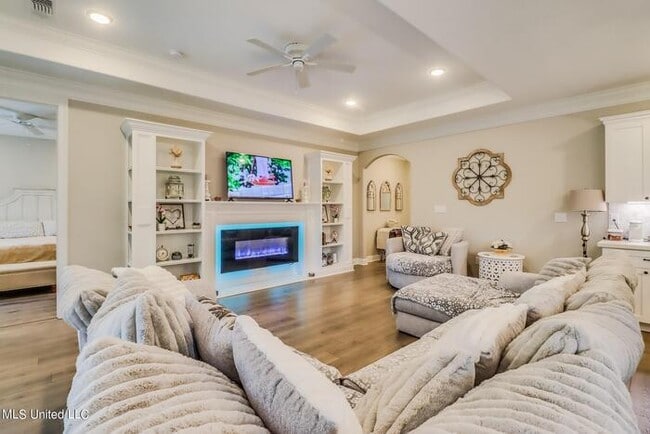 Building Photo - 10612 Wren Grv