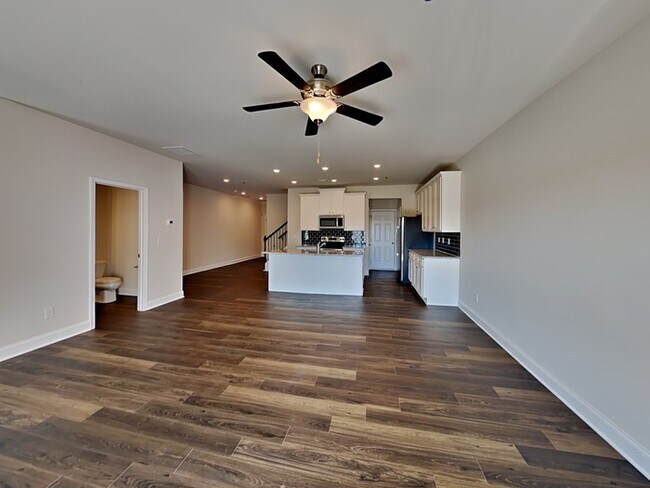 Foto del edificio - Apply NOW!