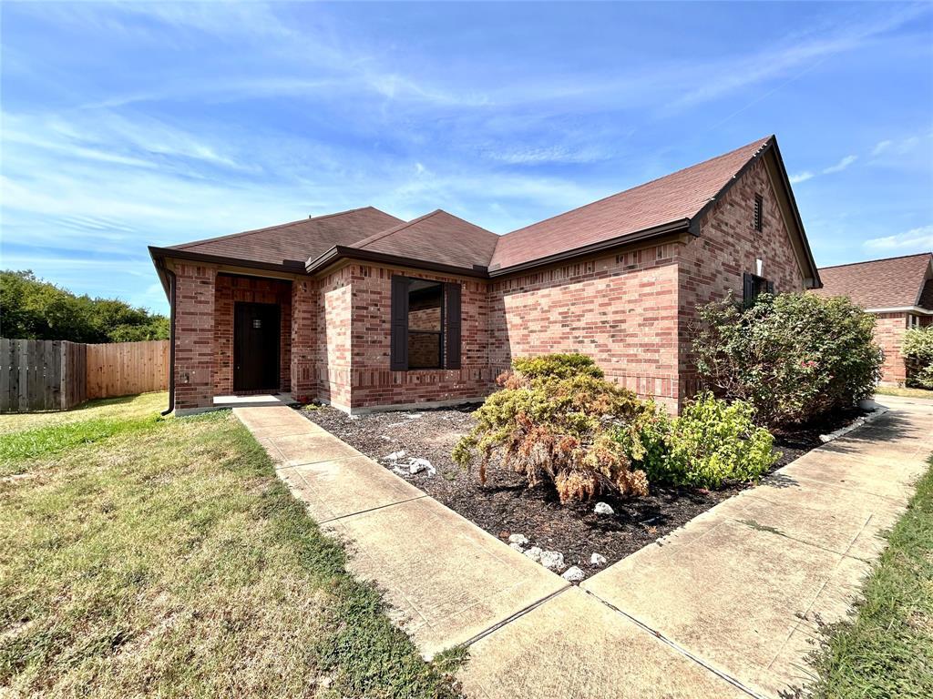 Primary Photo - 505 Willow Walk Dr