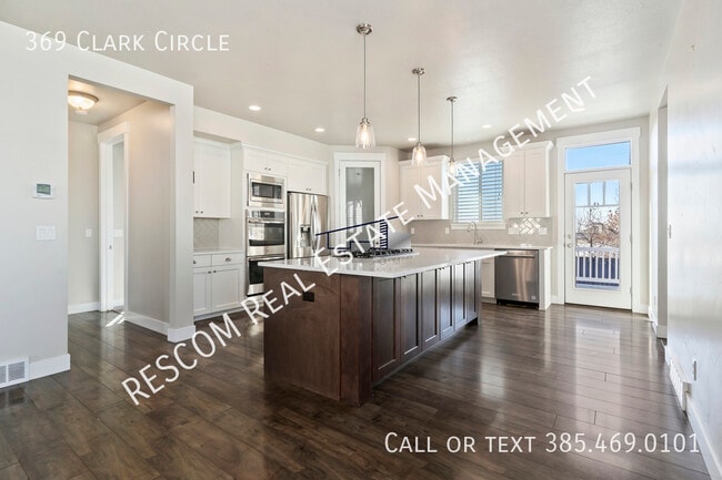 Building Photo - 369 Clark Cir