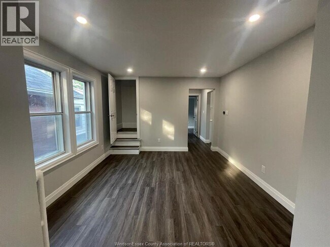 Building Photo - 770 Pierre Ave