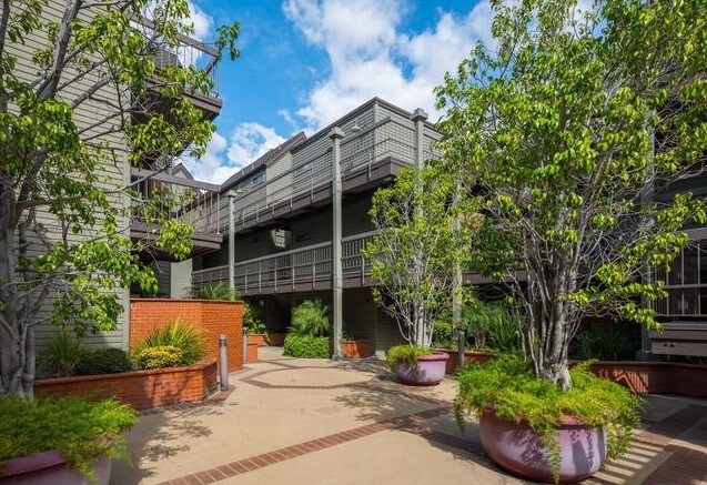 Foto del edificio - 1313 Valley View Rd