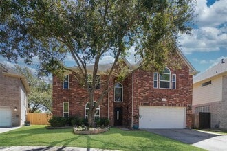 Building Photo - 2111 Scenic Hollow Ct