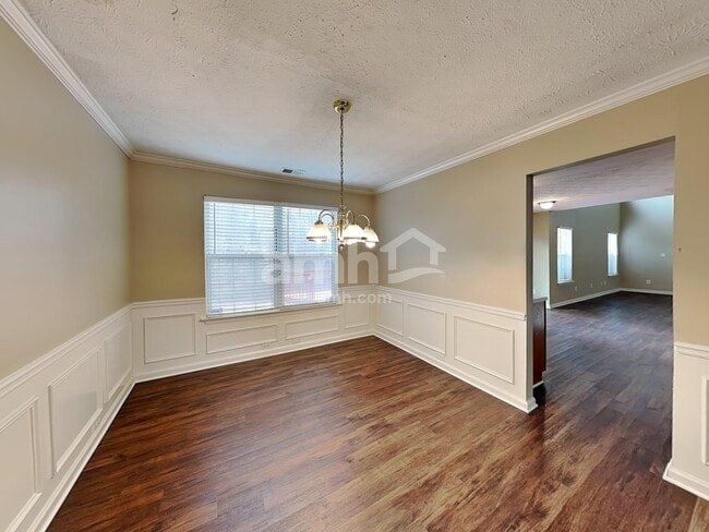 Foto del edificio - 1633 Sparrow Wood Ln SW