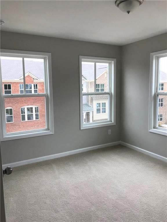 Foto del edificio - 596 Sunset Park Dr