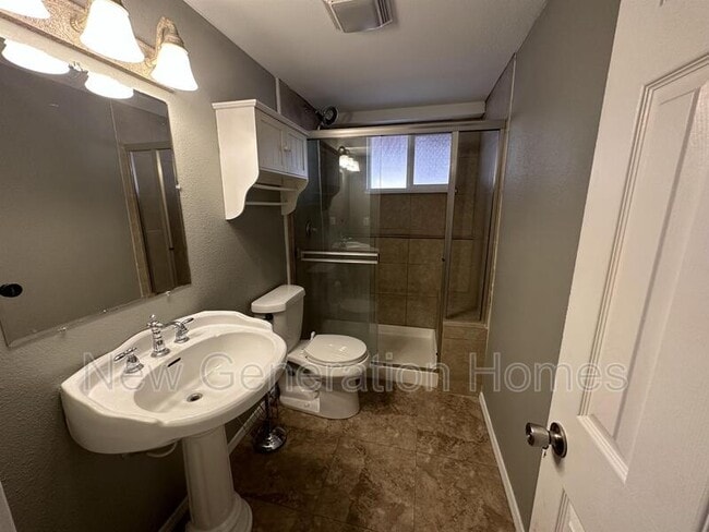 Building Photo - 1250 Chiricahua Dr