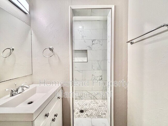 Foto del edificio - 2825 NW 18th St