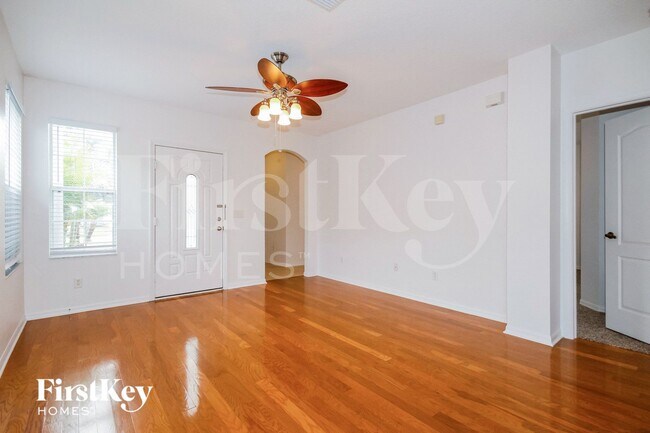 Foto del edificio - 8152 Canterbury Lake Blvd