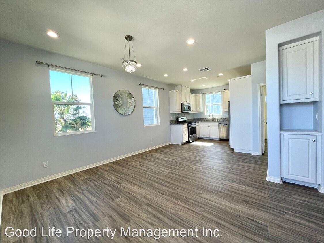 Foto principal - 3 br, 3 bath House - 513 Finch Ln