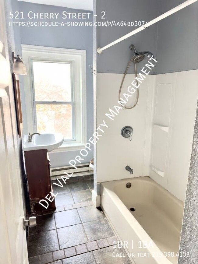 Building Photo - Nice 1-Bedroom 2nd FL Apartment for Rent –...