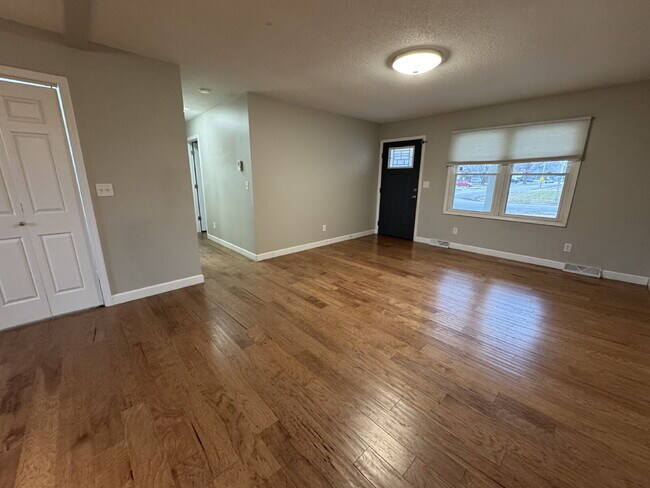 Building Photo - “Spread Out!” — 3 Bed Home with Sun Room + Multiple Living Spaces