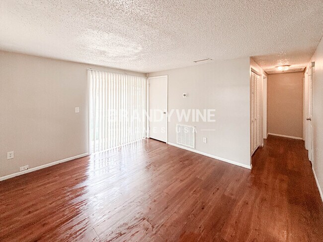 Foto del edificio - 7308 S Kissimmee St