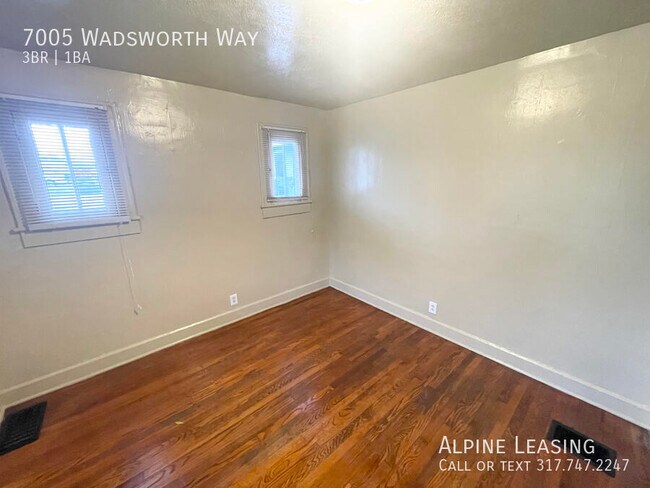 Foto del edificio - 3 Bedroom refinished hardwood floors & vin...