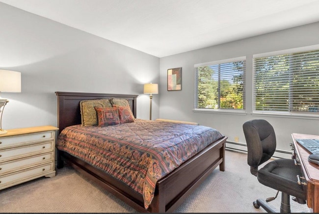 Master Bedroom - 150 W Edith Ave