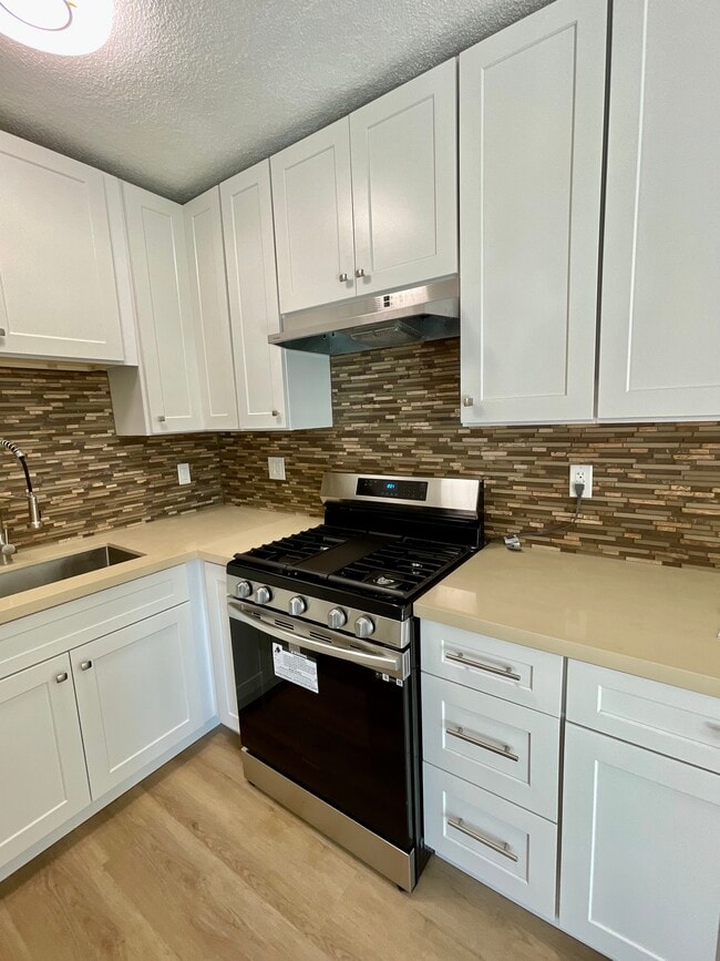 Building Photo - 12121 La Maida St