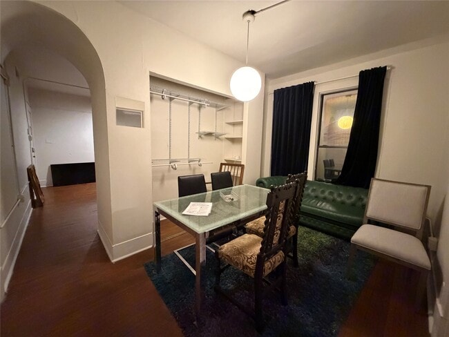 Building Photo - 402 Hyde Park Blvd