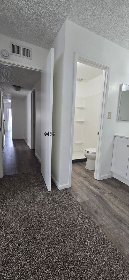 Foto del edificio - Completely Remodeled Colton Condo in Gated Community