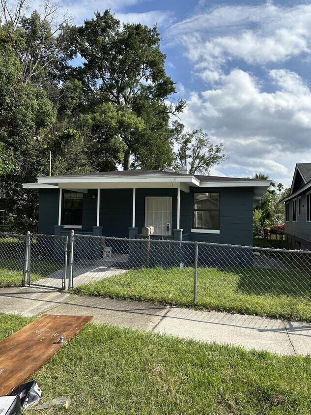 Building Photo - 1316 Steele St
