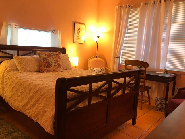 Foto del edificio - 1706 Druid Rd E