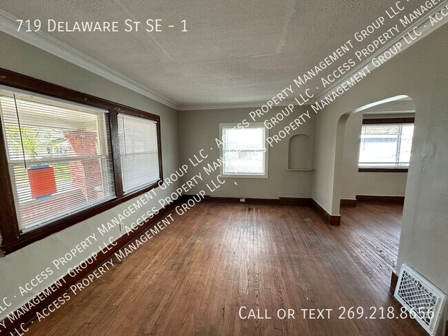 Foto del edificio - 719 Delaware St SE
