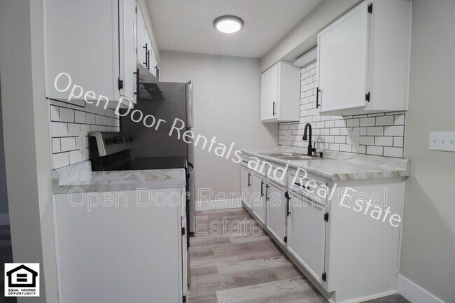 Building Photo - 1704 Franklin Ave