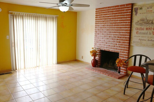 Foto del edificio - 2540 El Burlon Cir