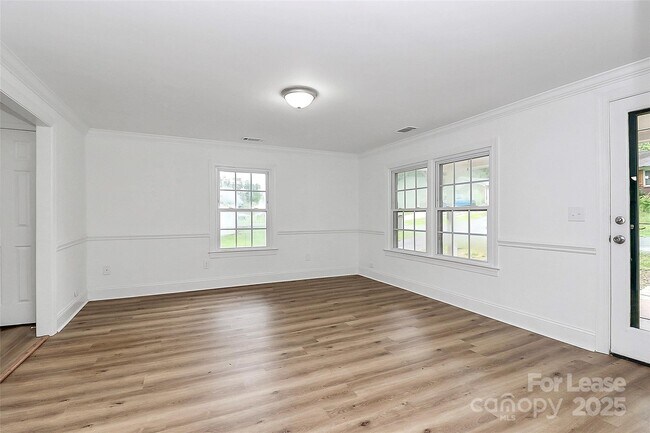 Foto del edificio - 613 N Rhyne St