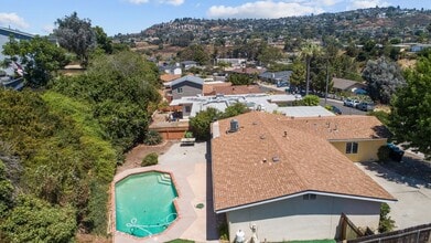 Building Photo - 5318-5320 Brockbank Pl