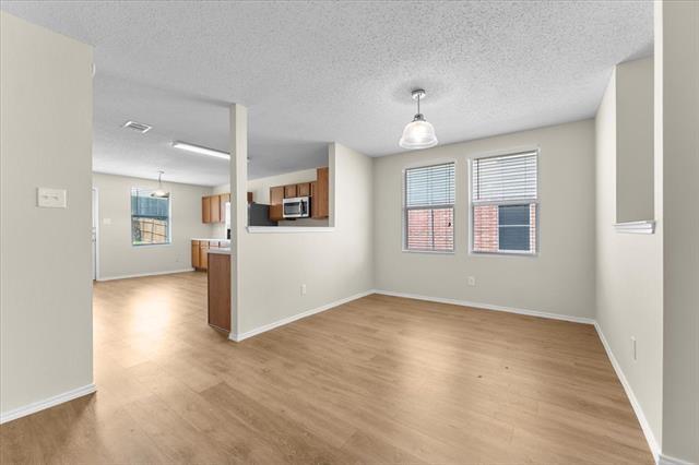 Building Photo - 2633 Salt Maker Way