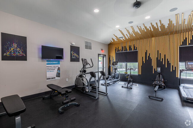 Fitness Center - Royal Pointe