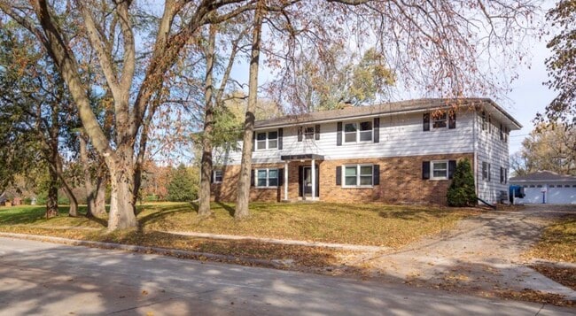 Building Photo - 431 NW Barstow St