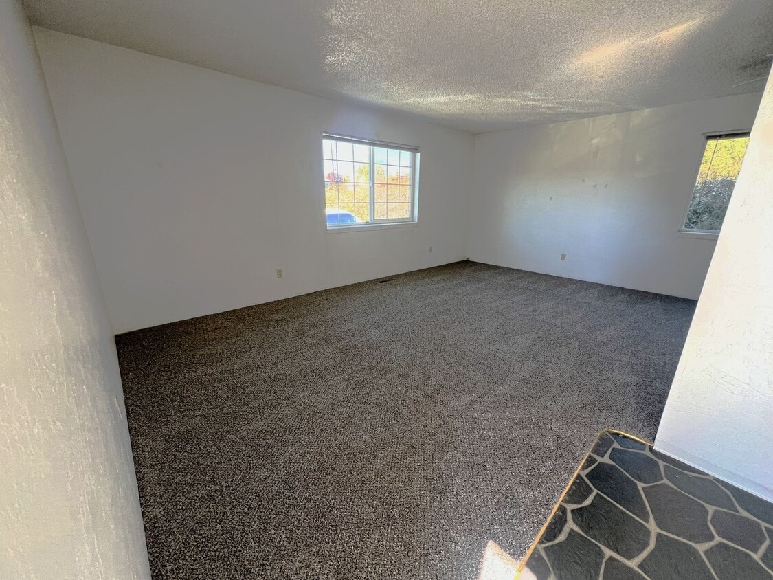 Primary Photo - 2 Bedroom, 1 Bathroom Downstairs Duplex