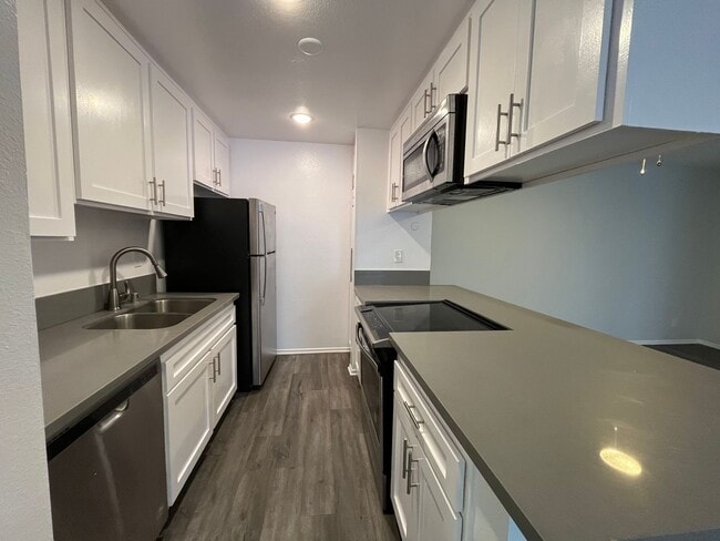 Interior Photo - 2039 North Las Palmas Ave